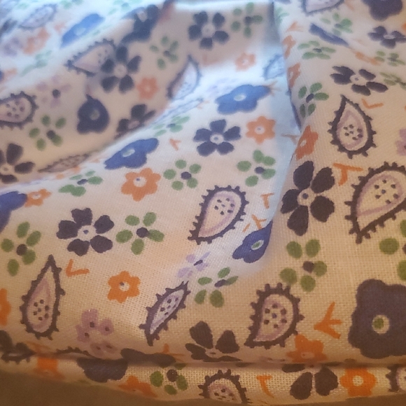 Floral Cosmetic Bag with Zipper Closure - Picture 3 of 3